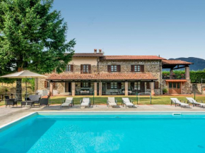 Holiday Home La Fenice - 08 pax by Interhome, Camporgiano